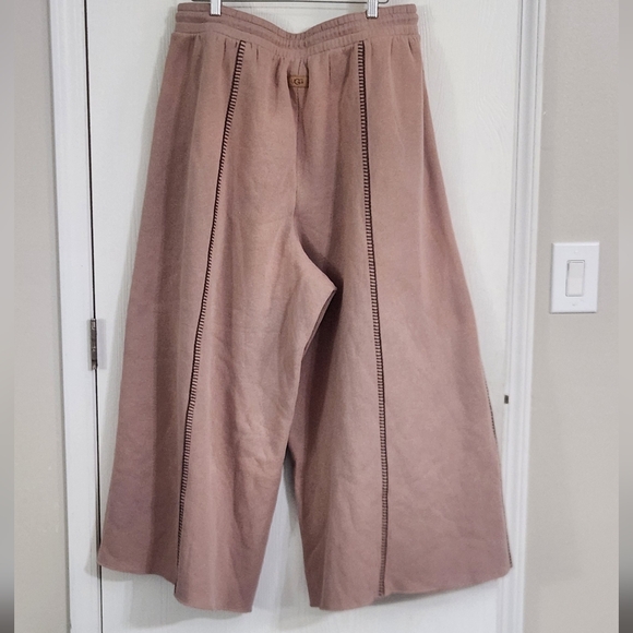 UGG Classic Wide-Leg Pants - Picture 7 of 9